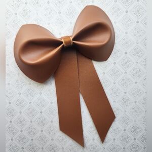 Elegant Brown Bow Hair Clip Accessory